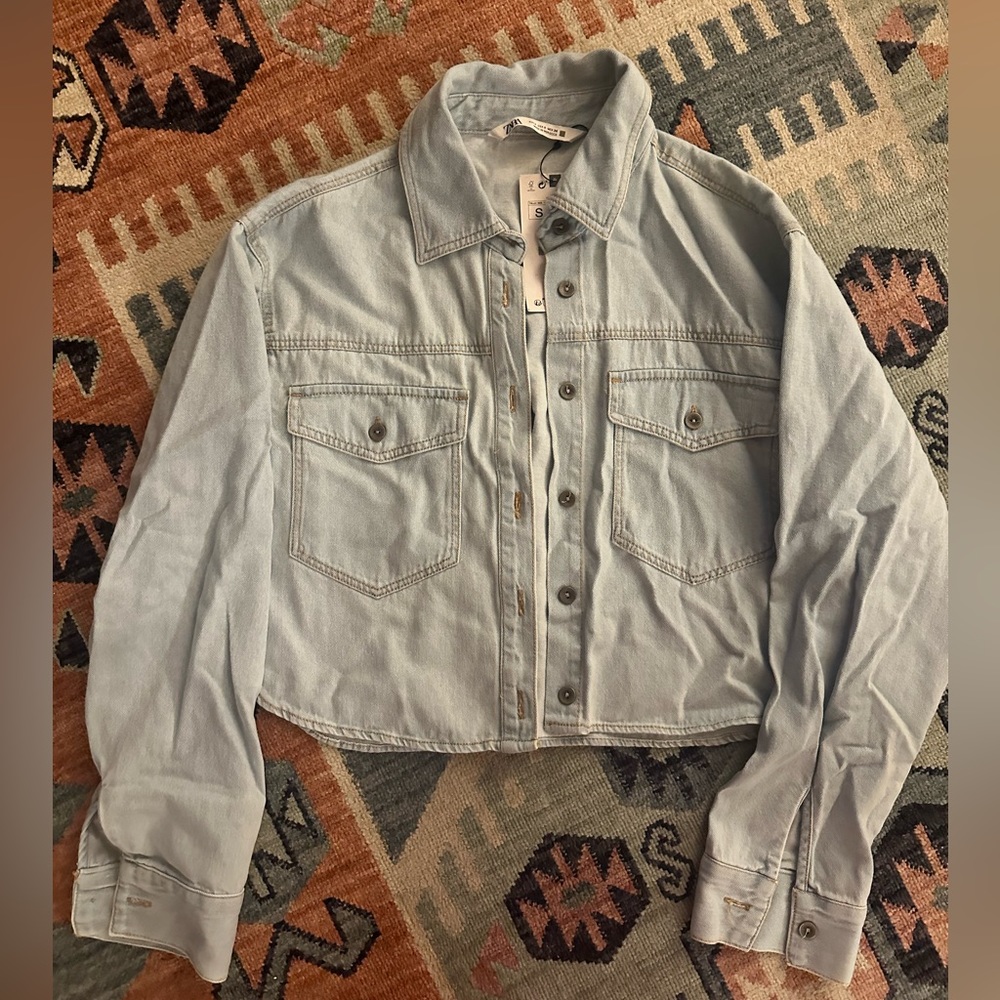 Denim cropped top. Long Sleeves. NWT. Zara size small